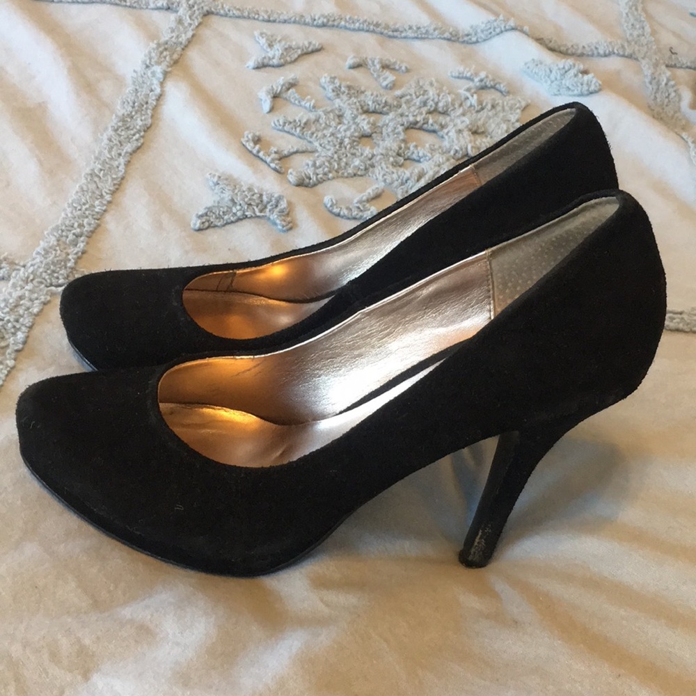 Steve Madden Black Suede Heel